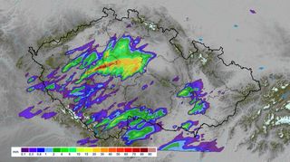 Noční bouřky překvapily Prahu. Místy napršelo přes 50 milimetrů